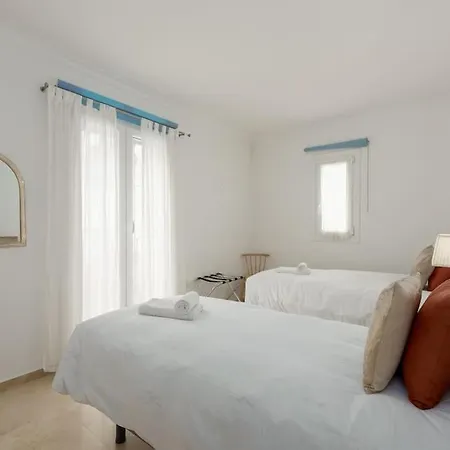 Apartment Lovely Benavista Walk To Rdr361 Estepona